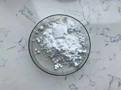 مسحوق ألانتونيين بكميات كبيرة للاستخدامات التجميلية والصيدلانية رقم CAS 97-59-6